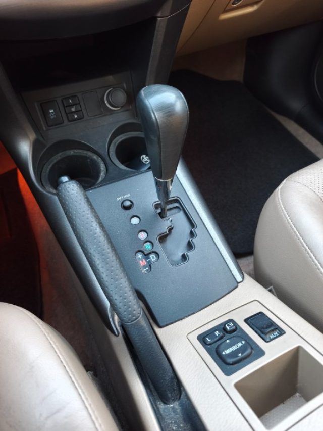 TOYOTA RAV 4 MY23 usata, con Controllo automatico clima