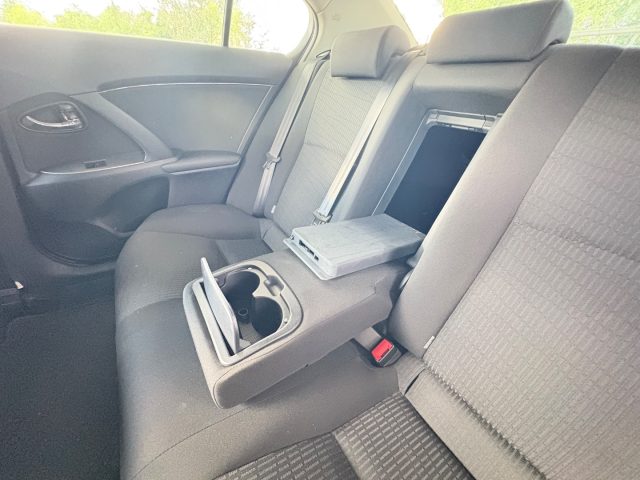 TOYOTA Avensis usata, con Fendinebbia