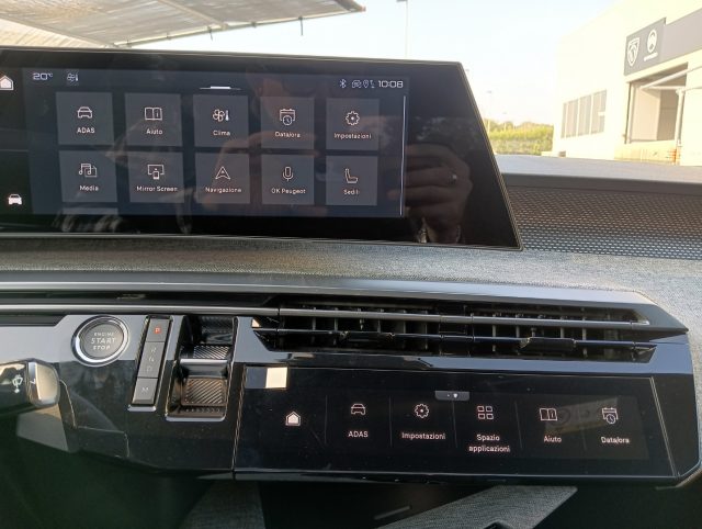PEUGEOT 5008 usata, con Touch screen