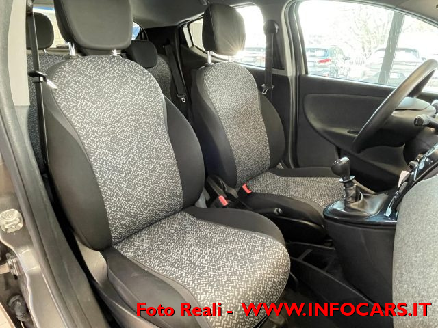 LANCIA Ypsilon usata, con Autoradio