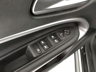 JEEP Avenger usata, con Volante in pelle