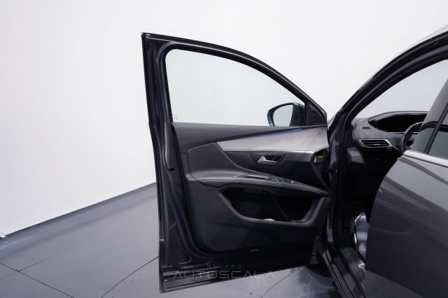 PEUGEOT 5008 usata, con Climatizzatore