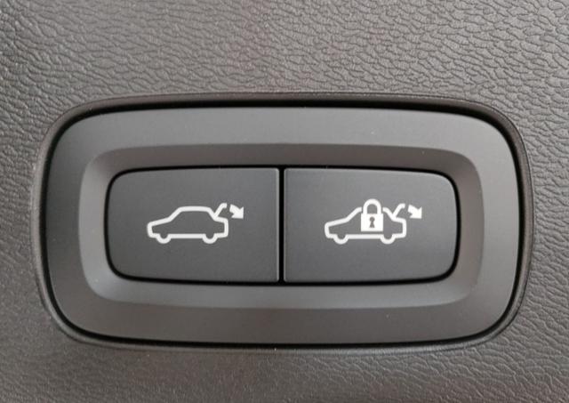 VOLVO XC60 usata, con Volante multifunzione