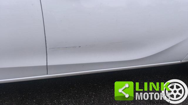 OPEL Corsa usata, con Sedile posteriore sdoppiato