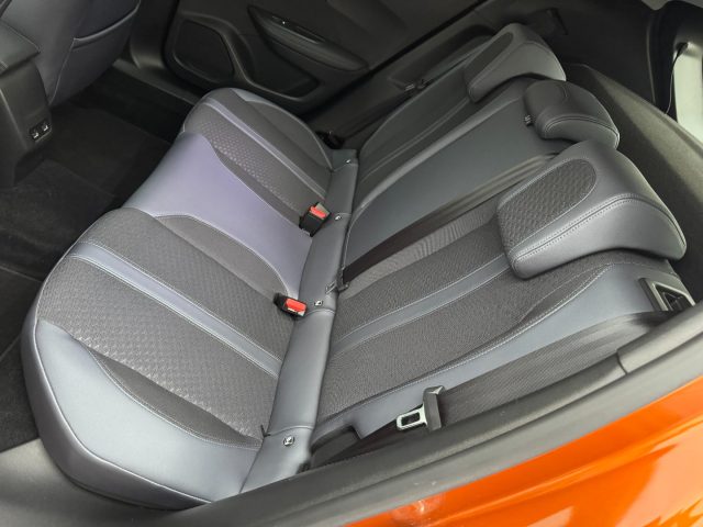 PEUGEOT 2008 usata, con Airbag testa