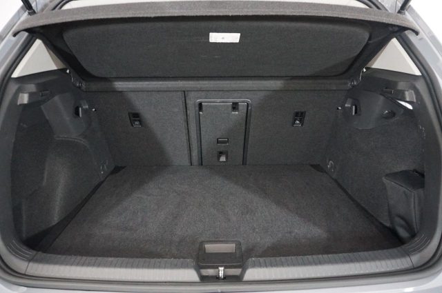 VOLKSWAGEN Golf usata, con ESP