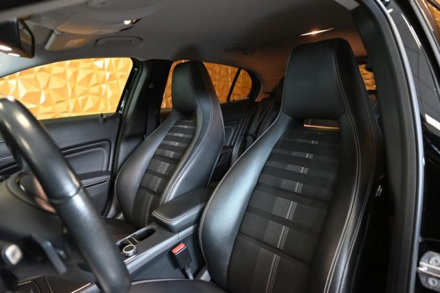 MERCEDES-BENZ GLA 180 usata 20