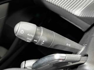 PEUGEOT 2008 usata 26