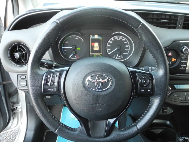 TOYOTA Yaris usata, con Alzacristalli elettrici