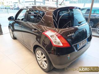 SUZUKI Swift usata, con Autoradio