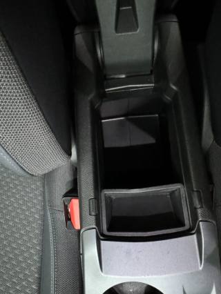 PEUGEOT 2008 usata, con Specchietti laterali elettrici
