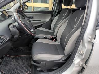 LANCIA Ypsilon usata, con Autoradio