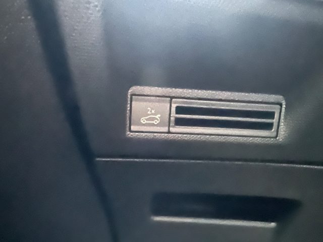 PEUGEOT 3008 usata, con Touch screen