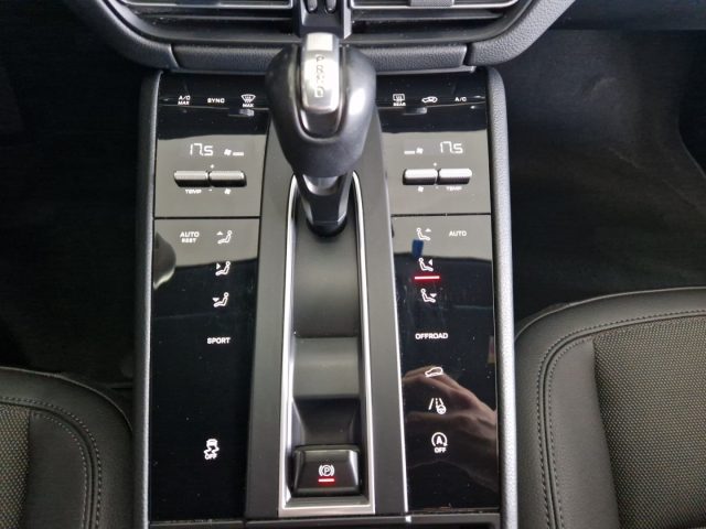 PORSCHE Macan usata, con Park Distance Control