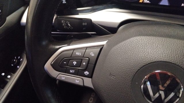 VOLKSWAGEN Golf usata, con Frenata d