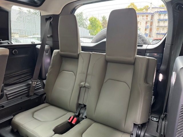 LAND ROVER Defender usata, con Controllo automatico clima