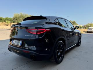 ALFA ROMEO Stelvio usata, con Specchietto retrovisore con funzione antiabbagliamento