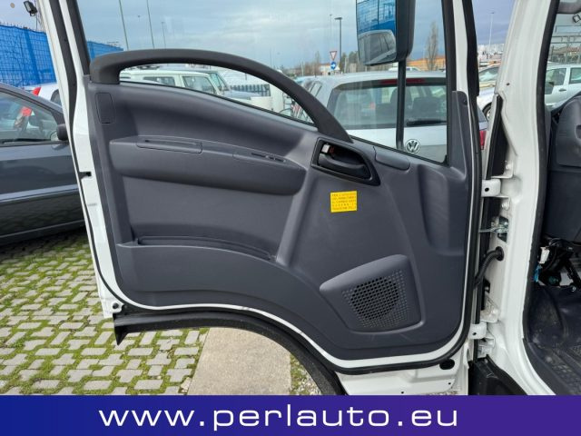 ISUZU M21 usata, con Fendinebbia