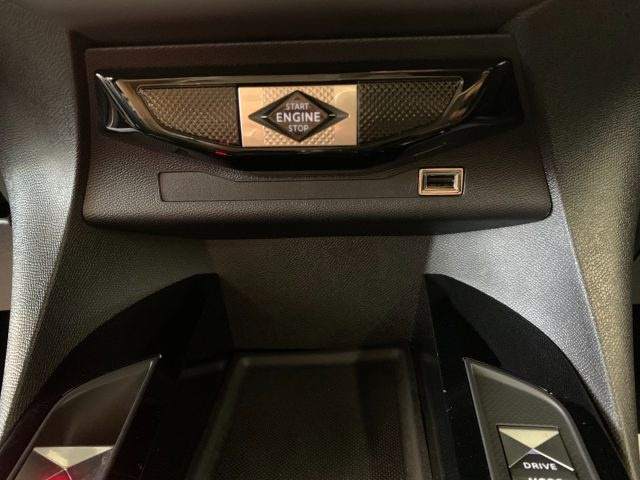 DS AUTOMOBILES DS 3 Crossback usata, con Vetri oscurati