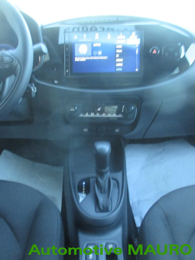 TOYOTA Aygo X usata, con Airbag testa