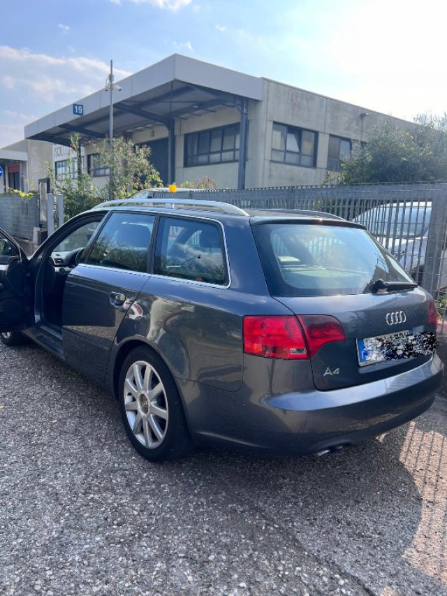 AUDI A4 usata, con Autoradio