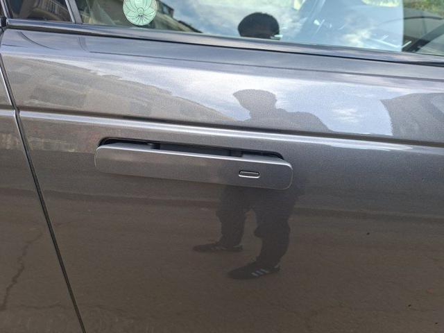 LAND ROVER Range Rover Velar usata, con MP3