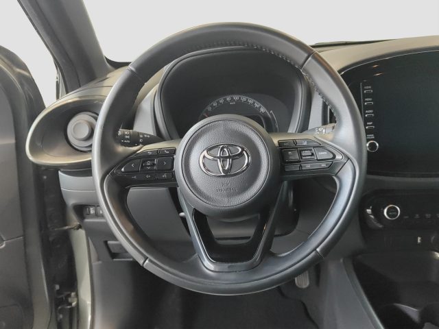 TOYOTA Aygo X usata 11