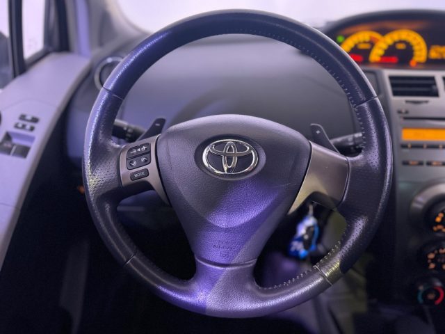 TOYOTA Yaris usata 14