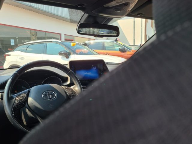 TOYOTA C-HR usata, con Touch screen