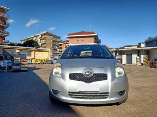 TOYOTA Yaris usata, con Airbag