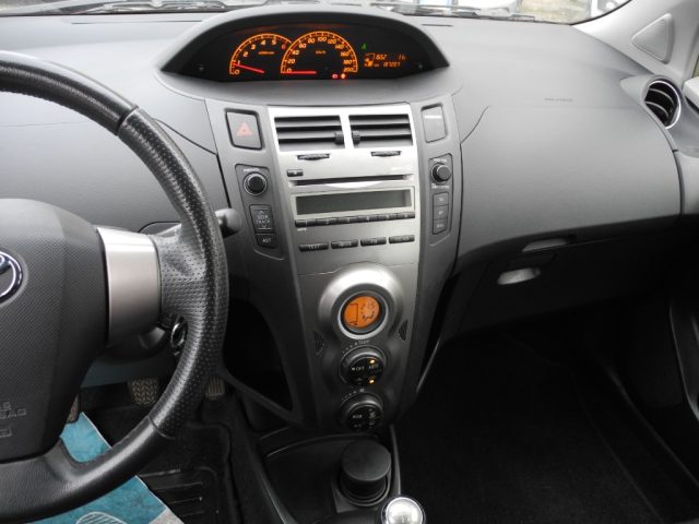 TOYOTA Yaris usata, con Boardcomputer
