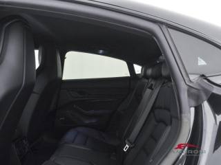 PORSCHE Taycan usata 9