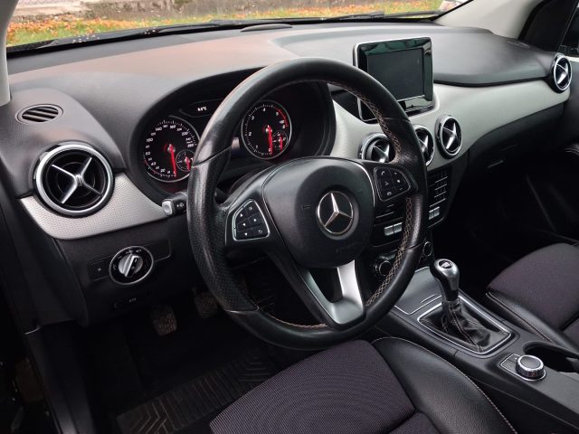 MERCEDES-BENZ B 180 usata, con Climatizzatore