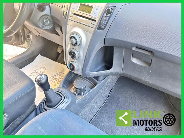 TOYOTA Yaris usata 35