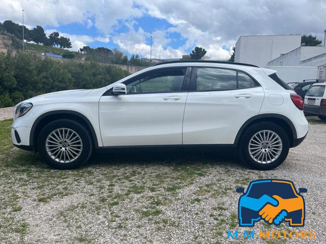 MERCEDES-BENZ GLA 180 usata, con Alzacristalli elettrici