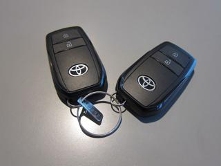 TOYOTA Yaris usata 52