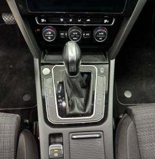 VOLKSWAGEN Passat Variant usata, con USB