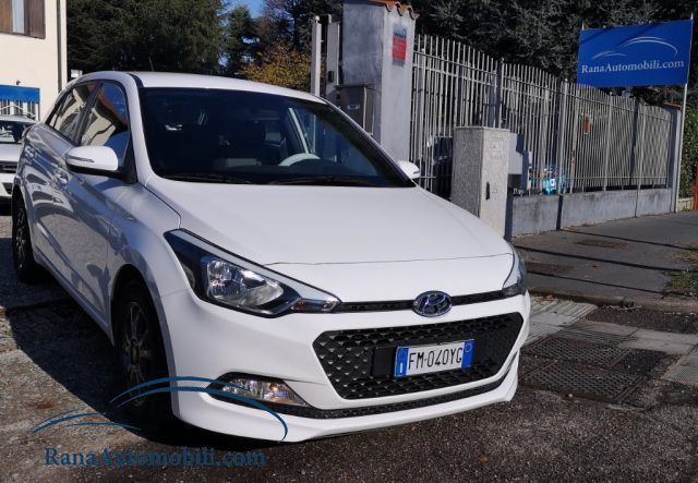 HYUNDAI i20 usata, con Airbag
