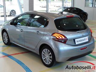 PEUGEOT 208 usata, con Luci diurne