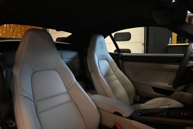PORSCHE 992 usata 126