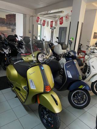 PIAGGIO Vespa GTS 300 Super usata 10