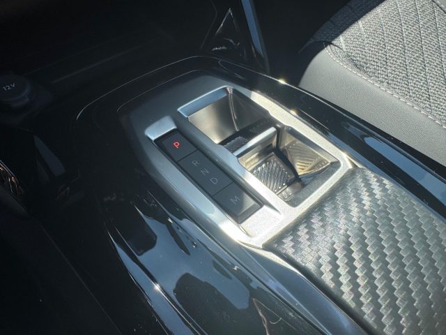 PEUGEOT 2008 usata, con Controllo automatico clima