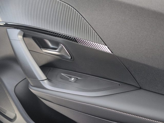 PEUGEOT 2008 usata, con Frenata d