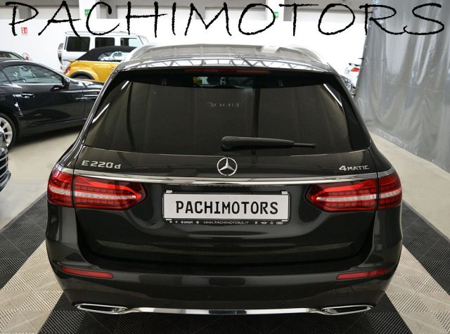 MERCEDES-BENZ E 220 usata, con Park Distance Control