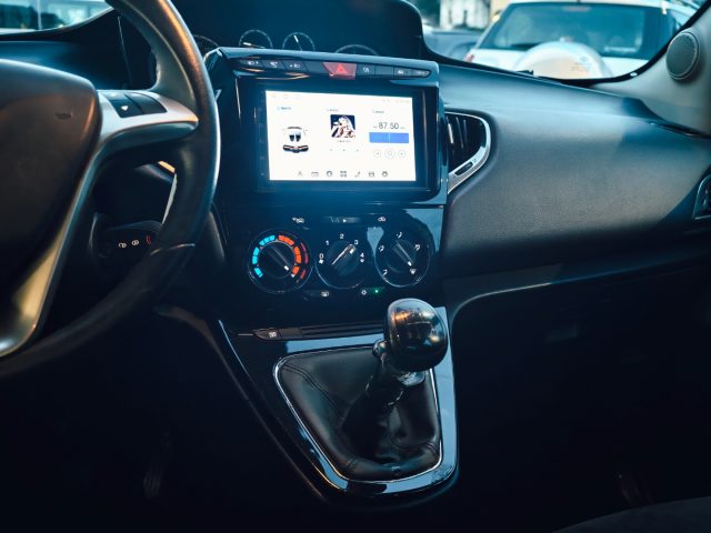 LANCIA Ypsilon usata, con Controllo trazione