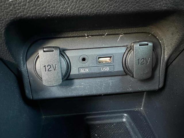 KIA Rio usata, con Sedile posteriore sdoppiato