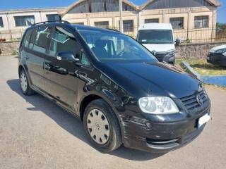 VOLKSWAGEN Touran usata, con Airbag