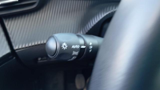 PEUGEOT 2008 usata, con Volante multifunzione