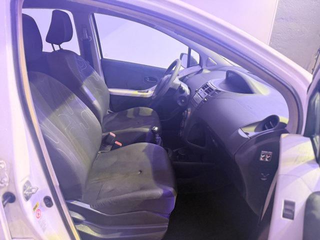 TOYOTA Yaris usata 5