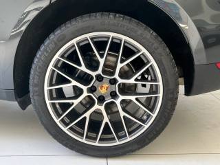 PORSCHE Macan usata, con MP3